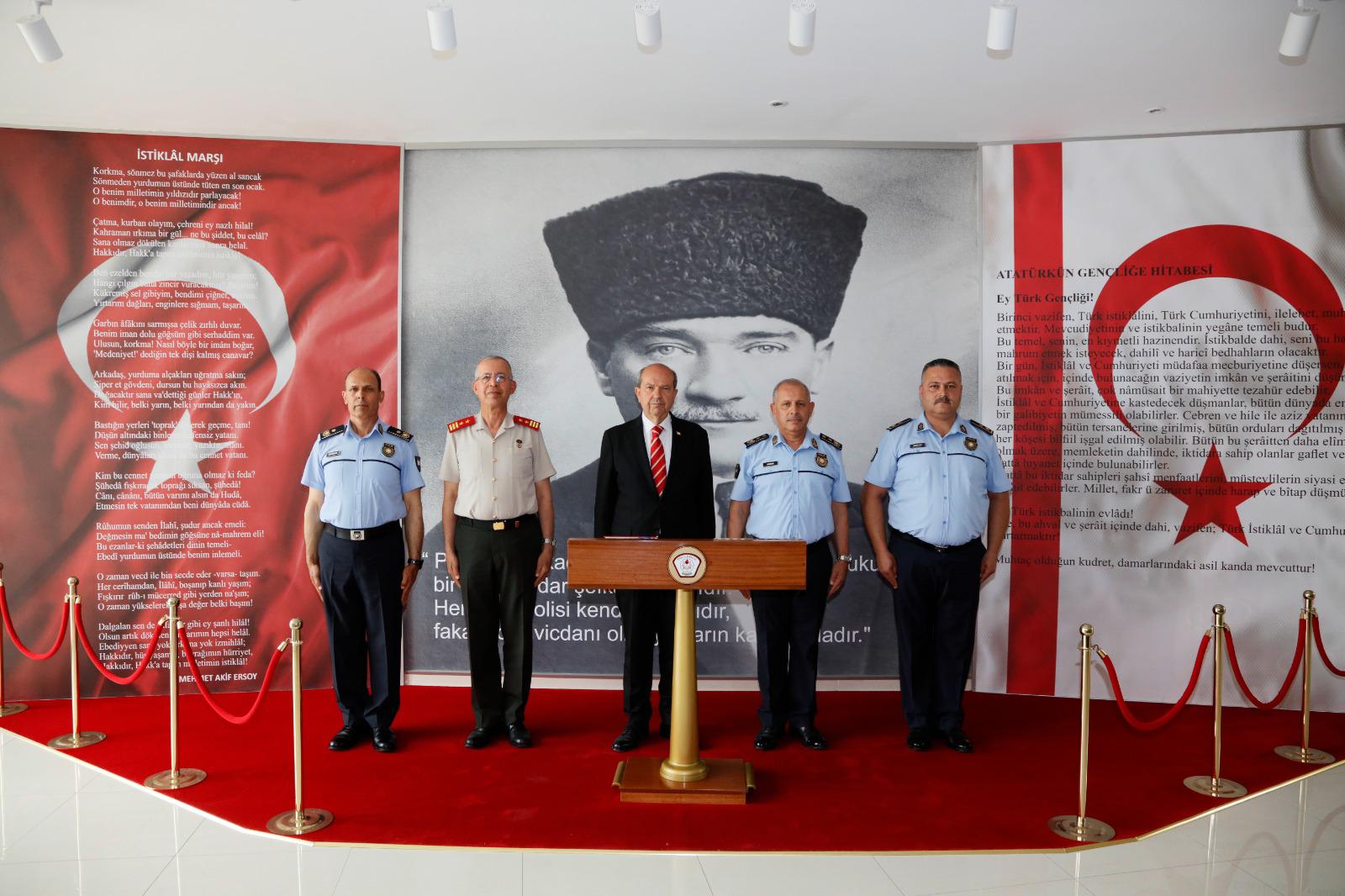 cumhurbaskani-tatar-polis-okulunu-ziyaret-etti--2-