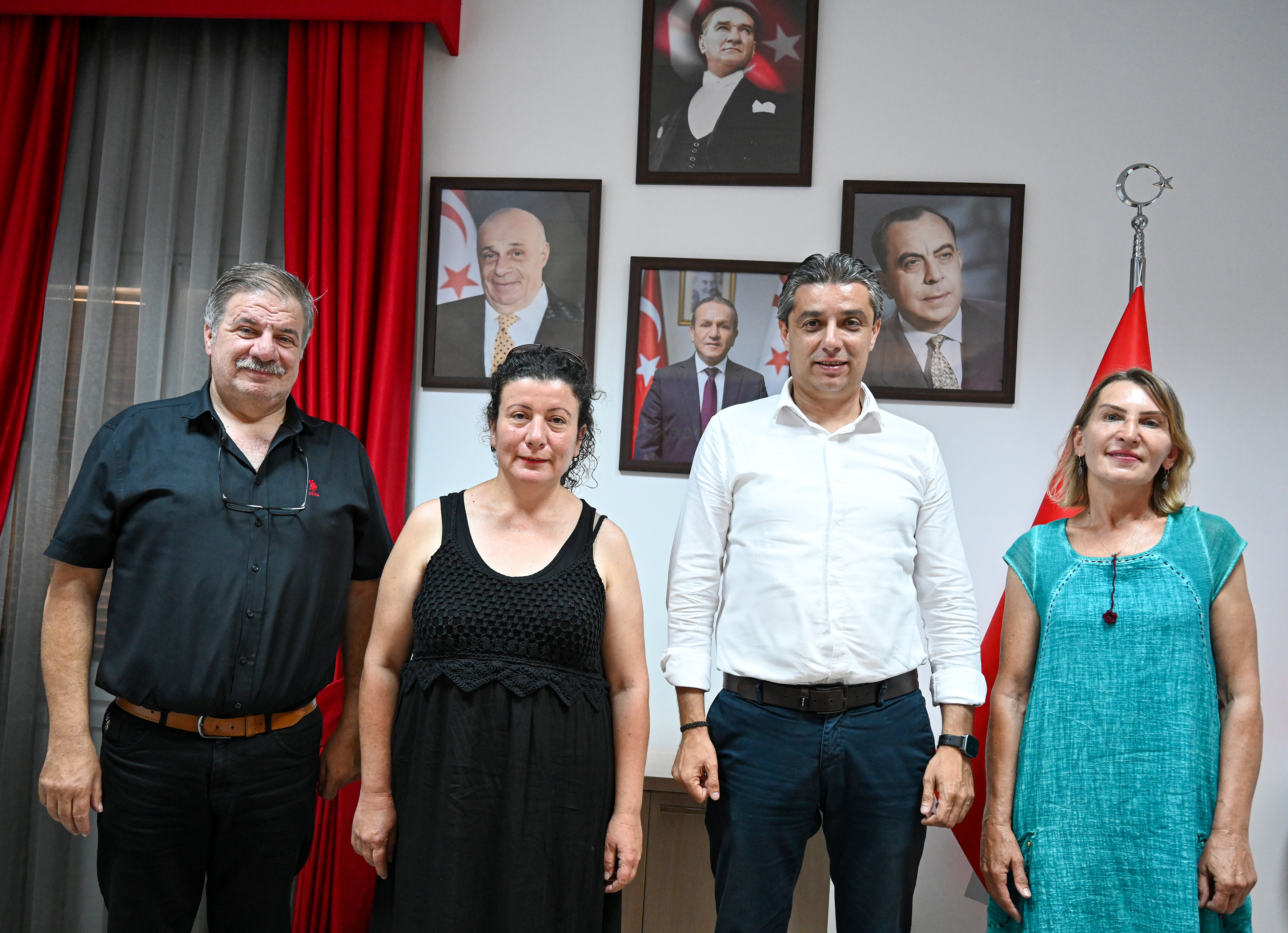 DP Milletvekili adayı Serhan Aktunç, Sessiz Kullar derneği yetkilileriyle görüştü (5)