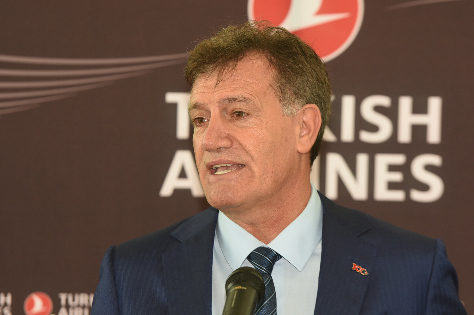 ercan-buyuk-ucak-protokol-karsilama-toreni-1-ero--7-