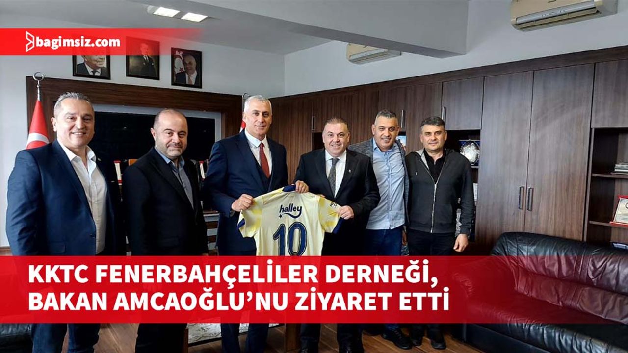 Fenerbahçeli olan Amcaoğlu’na üzerinde ismi yazılı olan Fenerbahçe forması takdim edildi