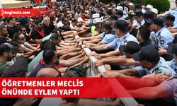 Eylemciler meclisin bahçe kapısını söktü; atanamayan öğretmenler diplomalarını meclise attı