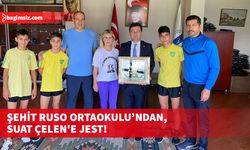 Şehit Hüseyin Ruso Ortaokulu’undan Türkiye Cimnastik Federasyonu Başkanı Çelen’e el yapımı tepsi hediye edildi