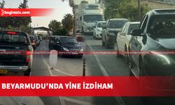 Beyarmudu Kara Geçiş Kapısı’nda sabah saatlerinde yine uzun araç kuyruğu oluştu