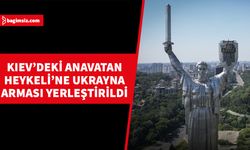 Kiev'deki heykele eski Sovyetler Birliği armasının yerine Ukrayna arması yerleştirildi