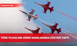 Türk Yıldızları Girne semalarında gösteri yaptı