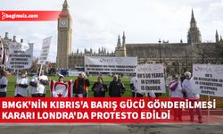 Kıbrıslı Türkler, 60. yılında BMGK'nin Kıbrıs'a barış gücü gönderilmesi kararını Londra'da protesto etti