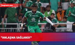 Allan Saint-Maximin, Fenerbahçe'ye imzayı atıyor