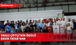 Yavuz Çiftçi’nin ödülü Ersin Tatar’dan