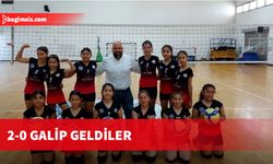 Küçük kızlar voleybol maçlarında Şehit Hüseyin Akil İlkokulu galip geldi