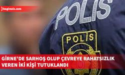 Sarhoş olup çevreye rahatsızlık veren iki kişi tutuklandı