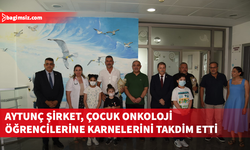 Çocuk Onkoloji Bölümü'nde eğitimlerine devam eden çocuklar bugün karnelerini aldılar