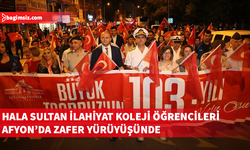 Hala Sultan İlahiyat Koleji öğrencileri Zafer Bayramı Fener Alayı’na katıldı