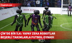 Çin'de yapay zeka destekli insansı robotlar beşerli takımlar halinde futbol maçı yaptı
