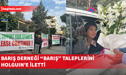 Barış Derneği, Holguin’i Ledra Palas’ta pankartlarla karşıladı