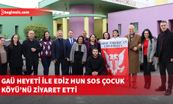 GAÜ Akademisyenleri ve Ediz Hun’dan SOS Çocuk Köyü’ne yeni yıl ziyareti