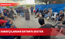 Lefkoşa Belediye Tiyatrosu sanatçılarından EKTAM işçilerine grev çadırında dayanışma etkinliği