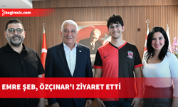 Şampiyon satranç oyuncusu Emre Şeb, Özçınar'ı ziyaret etti