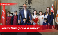 Sadıkoğlu makamını çocuklara devretti