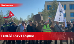 Eylemciler temsili cenaze namazı kıldı