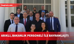 Arıklı, bakanlık personeli ile bayramlaştı