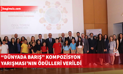 “Dünyada barış” konulu kompozisyon yarışmasının ödül töreni yapıldı