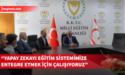 Çavuşoğlu, YDÜ heyeti ile birlikte yapay zeka tabanlı akademisyeni kabul etti
