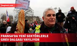 Fransa'da petrol rafinerileri, enerji ve rıhtım sektörü çalışanları hükümeti protesto ediyor