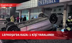 Lefkoşa'da kaza yapan araç tavanı üzerine devrildi