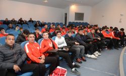 Gönyeli-Alayköy Belediyesi, Gönyeli Futbol Akademisi futbolcularına sağlıklı beslenme eğitimleri verdi