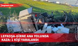 Lefkoşa-Girne Anayolunda sürücüsünün direksiyon hakimiyetini kaybettiği araç yolun solundan çıkıp, akasya ağacına çarptı, sol yan kısmı üzerine devrildi