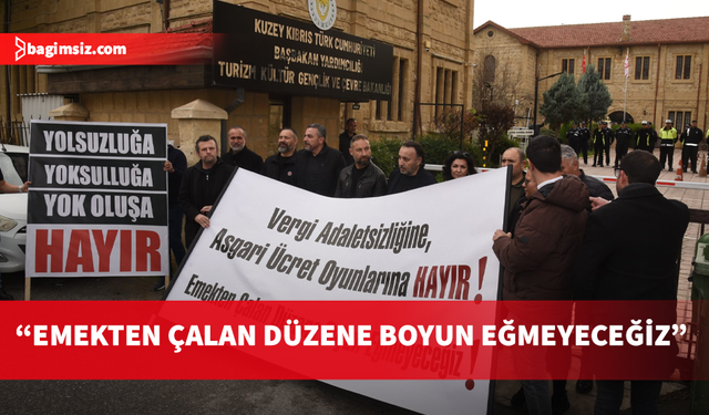 Kamuda yetkili sendikalar, Başbakan Yardımcılığı önünde eylem yaptı