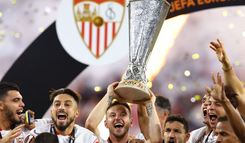 Uzatma dakikalarında iki takım zaman zaman rakip kaleye yüklense de ciddi bir pozisyon yaşanmadı ve maç penaltı atışlarına gitti.
Penaltı atışlarında rakibine 4-1 üstünlük kuran Sevilla, UEFA Avrupa Ligi'nde şampiyonluğa ulaştı.