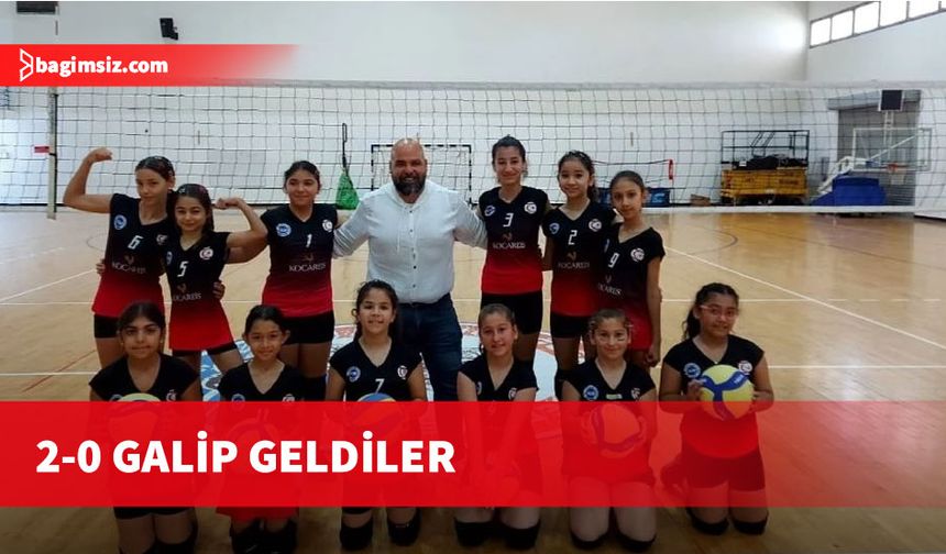 Küçük kızlar voleybol maçlarında Şehit Hüseyin Akil İlkokulu galip geldi