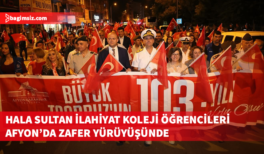 Hala Sultan İlahiyat Koleji öğrencileri Zafer Bayramı Fener Alayı’na katıldı
