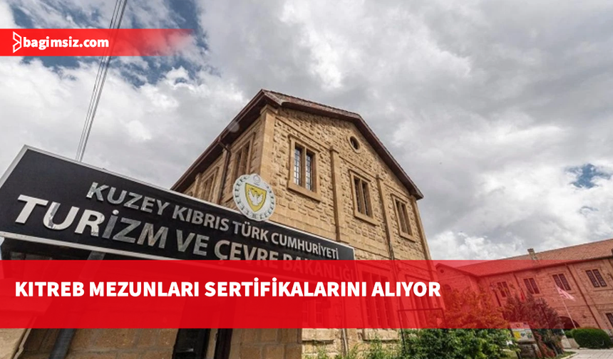 37’inci Turist Rehberi Yetiştirme Kursu Mezunları Sertifikalarını Alıyor